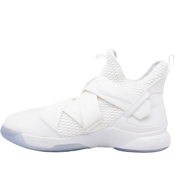 The Nike LeBron Soldier 12 - Picture 5 of 5